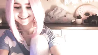 ashleyraye Sweet chick fingers herself