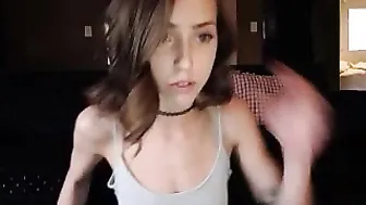 minaharvie Luxurious queen takes off her underwear