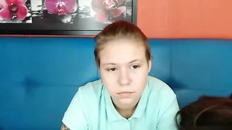 sinthia_jakke decided to arrange a VIPShow with a vulgar contest