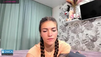 joconda chaturbate Beauty fucks her holes with dildos