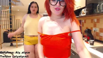 aly_alyce chaturbate Naked beauty in the kitchen