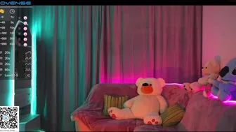 oh_honey_ chaturbate Shy babe fucks her cunt with a sex toy