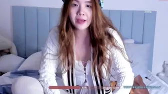 jillikins chaturbate Hot chicks masturbate their pussy with a vibrator