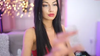 kasarawood chaturbate in a new apartment shows a striptease