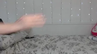 fxturewars chaturbate Naughty babe gently jerks pussy