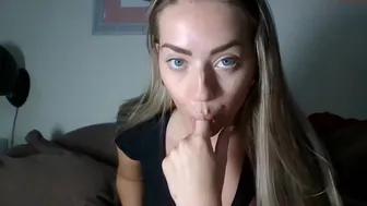 bindibaby chaturbate fingers in pussy