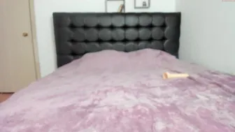 _emotion chaturbate Appetizing babe stiffens chocolate nest