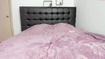 _emotion chaturbate Shrew pussy demonstrates big tits