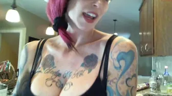 annabellpeaksxx chaturbate puts dildo in deep
