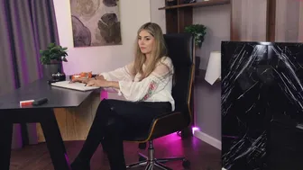 alliesynn chaturbate Appetizing whore smashes fucking tits