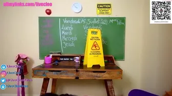 livecleo chaturbate Sexy caresses shaved holes