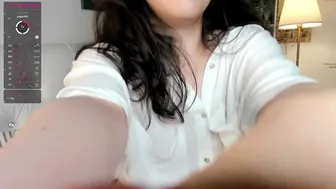 fashionladies chaturbate slender model pulls pussy