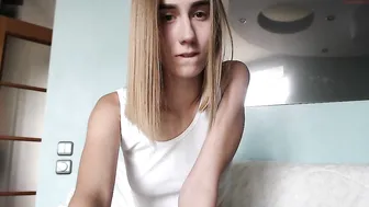 hotschneewittchen Crazy chick masturbates both holes
