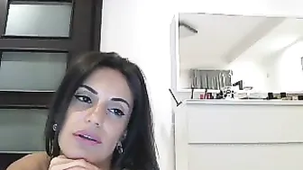 fu_yesu Cute schoolgirl fucks pussy with phallus