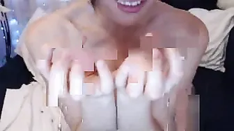 mi_hwa Dark haired prostitute caresses big tits