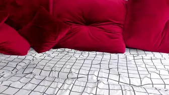 joanbravvo chaturbate beauty with big tits beckons