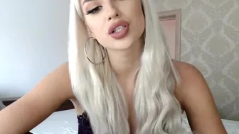 kissofacobra chaturbate Sweet shows ass