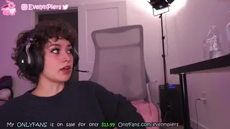 evelynpiers chaturbate most recent record July-9-2022