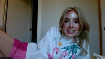 vegansoda chaturbate  passionate petting the clitoris with fingers