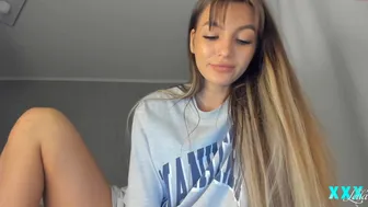 xxx_leila chaturbate Neformalochka masturbates with a vibrator