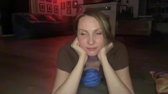 kaileeshy chaturbate Slender beauty caresses sex lips