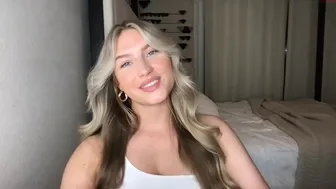 thezabrina chaturbate Gorgeous lady seduces tight booty