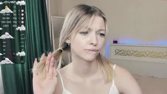 white__crystal_ chaturbate Tasty Curvy Fucks Herself With Dildos