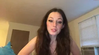 kinder_buen_oh Juicy lass sucks and fucks