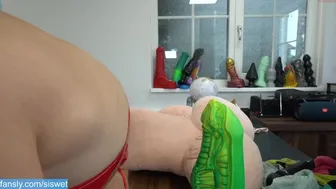 siswet19 chaturbate Busty curvy brings herself to squirt