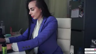 diffgirls1-1  jerking off through panties