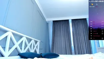 taeyileee chaturbate Beautiful brown-haired woman fingering her pussy