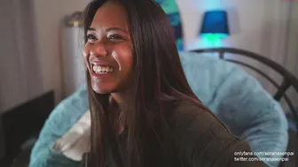 seranasenpai  jerking off the clit on the bed