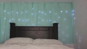 sexpotjess Insatiable slut fucks two holes