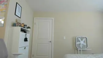 casssie Busty brunette chats in free chat