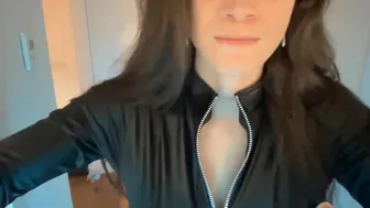 xviciouslovex Charming bitch jerks pussy and cums