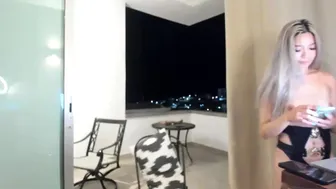 stephanie Curvy nipple flirts in chat