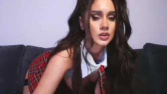 jessilicious_ Hot bitch punches holes with fingers