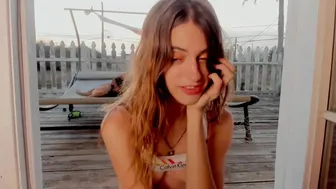 naomidee Cam stream May-18-2022