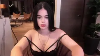 manuu_ webcam show form June-14-2022 year