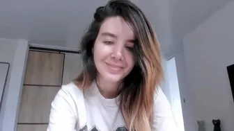 lauravega Punt sucks sex toy