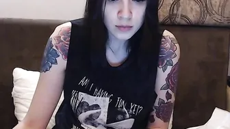 trukir2406 Beautiful bitch jerks off with an unusual device