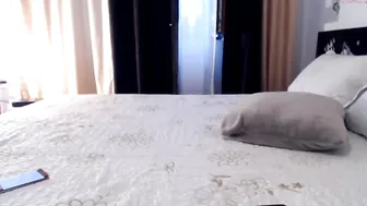 Sweetandreea getting naked and jerking off