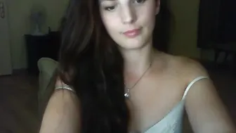 sweetmandyx throws his legs behind his head and hammer himself in the point