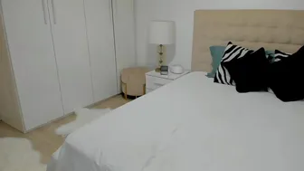 l_u_a_ Charming kralja sticks dildo in the vagina