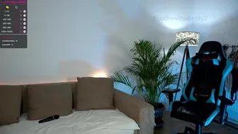 naughtyrider69 Cute young lady puts on big tits