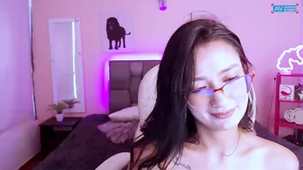 valeriasaenz1  gets an orgasm form jerking