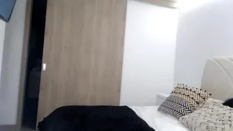 susan_mfc Charming finger jerking off