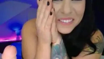 audreymac Slutty bitch masturbates cunt
