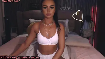 morrenna Wonderful skin caresses the vagina