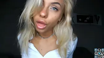 cherrishlulu Crazy doll erotically takes off her panties